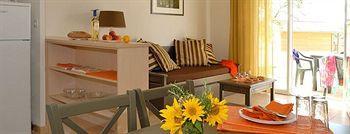 Madame Vacances - Residence Du Golf D'Armagnac Eauze Exterior photo