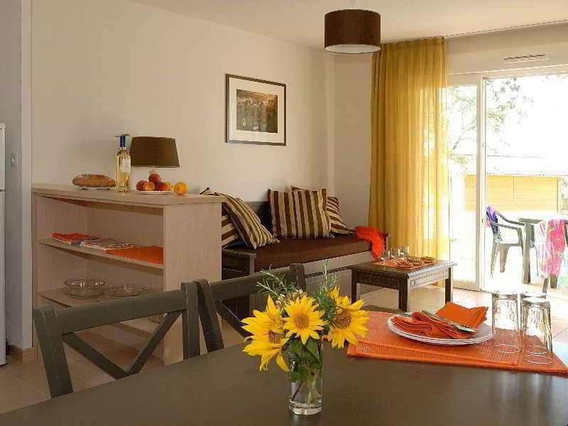 Madame Vacances - Residence Du Golf D'Armagnac Eauze Exterior photo